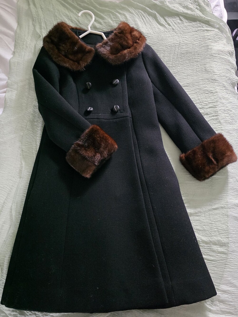 Vintage Black Wool-Blend Coat with Real Brown Mink Trim